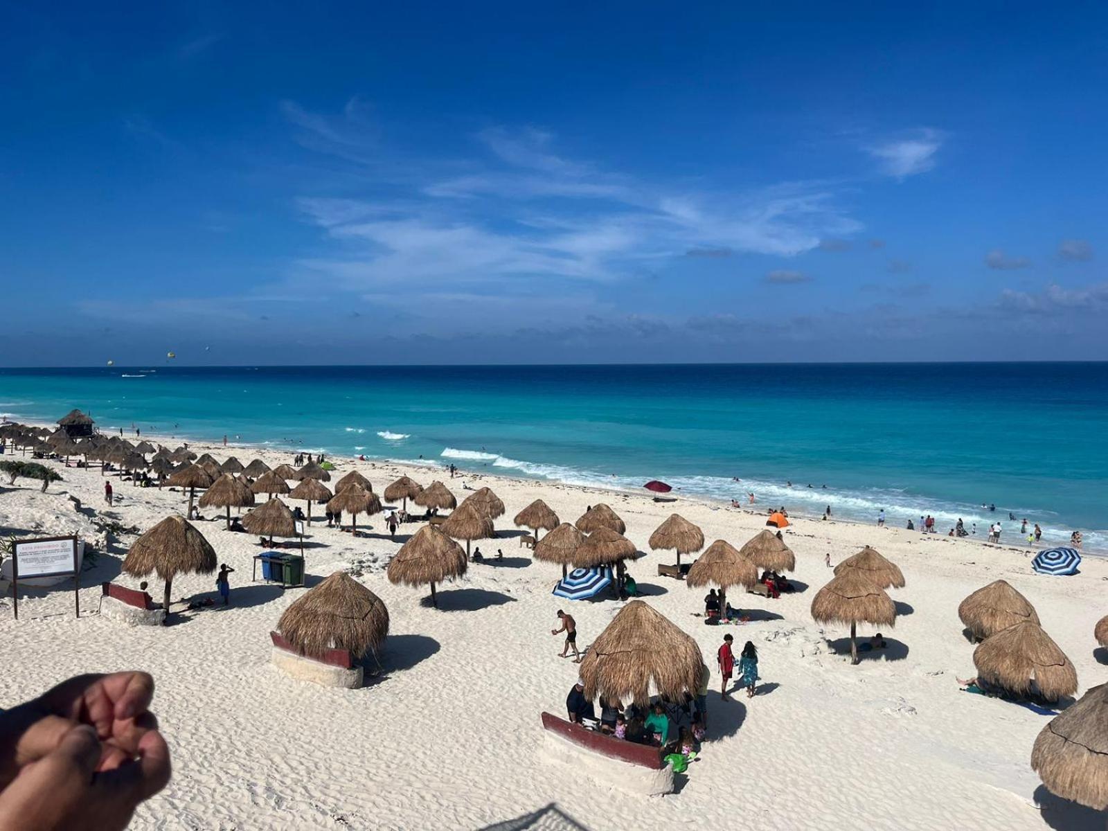Astoria Gated Condos Cancún Exteriör bild